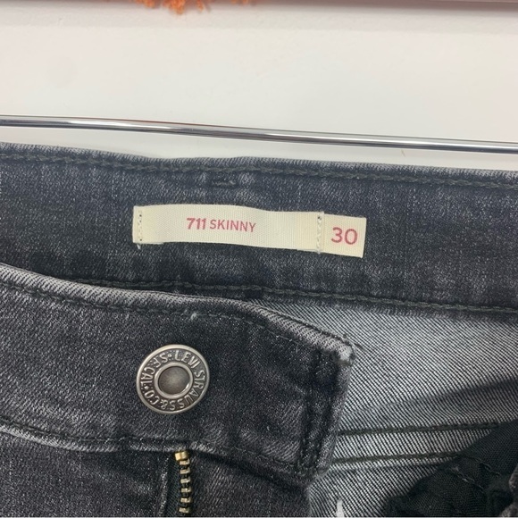 Levi’s 711 Skinny Cropped Washed Black Jeans Size 30 - Picture 2 of 12